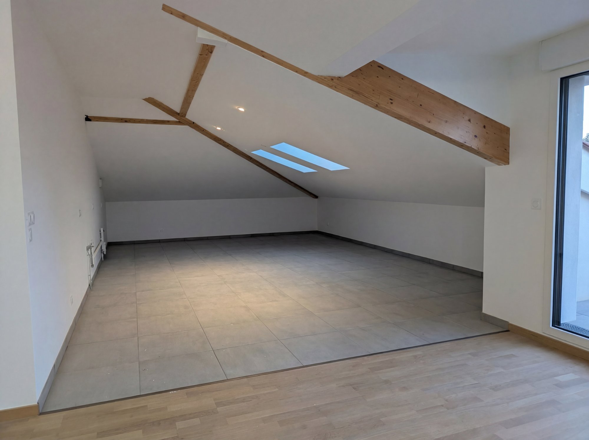 Mansarde vide avant staging